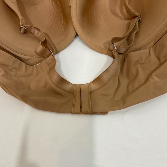 Ambrielle darker tan bra with adjustable straps; 3 hook & eye closure fasterners - Picture 10 of 11